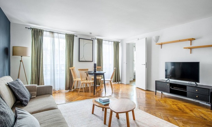 Saint-Victor Apartment | Blueground | Saint Germain, nr the Sorbonne