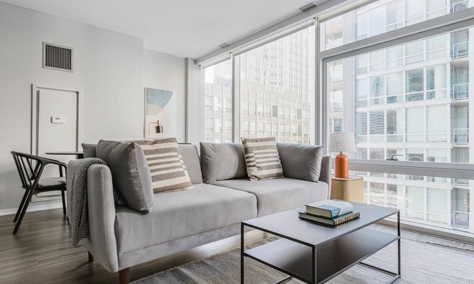 Streeterville Apartment | Blueground | Streeterville, pool & gym, nr Pier