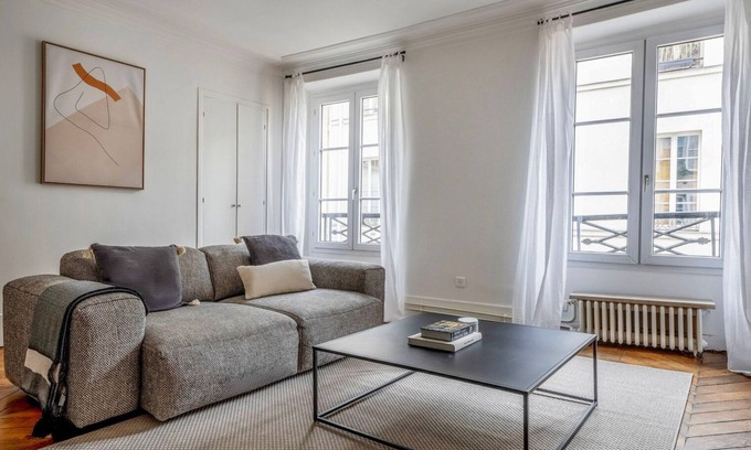 Quartier de la Place-Vendome Apartment | Blueground | Vendome/Saint Honoré, furnished