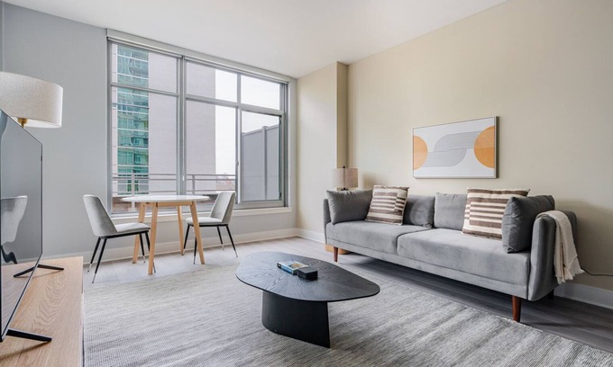 Woodmont Triangle Apartment | Blueground | Woodmont, pool & gym, nr Bethesda Row