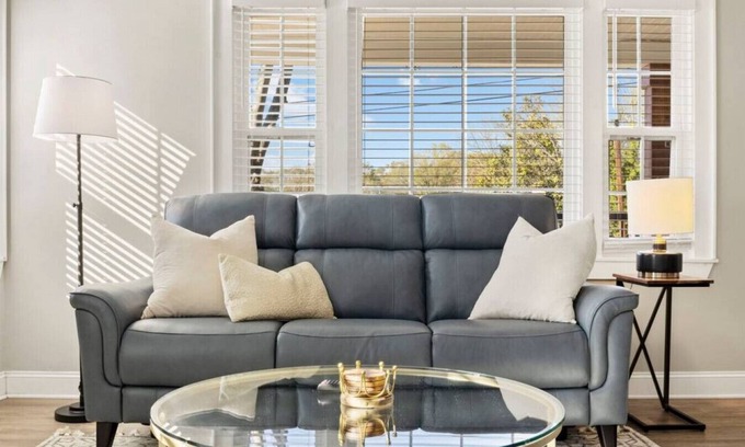 Dunean House | Bluestone Cottage- 2 miles to Downtown Greenville