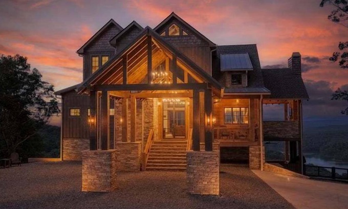 Necowa Cove Cabin | BLUESTONE - Panoramic Lake and Mountain Views | Mountain Modern Luxury | Hot Tub