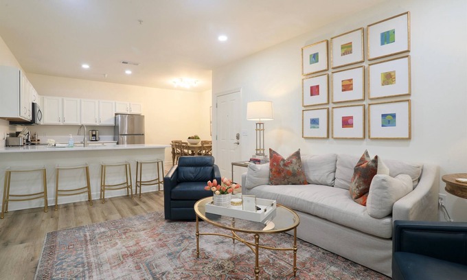 Oxford Condo | "Bluff Bliss" 1 mi Scenic Walk to OM! Renovated!