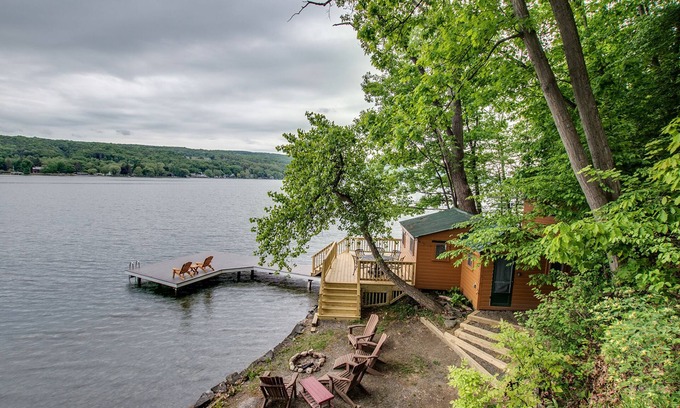 Town of Jerusalem House | Bluff`s Charm: private lake home on Keuka Lake with private beach area, single story home