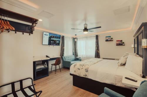 Morro Bay Hotel | Blufftop Inn & Suites - Wharf/Restaurant District