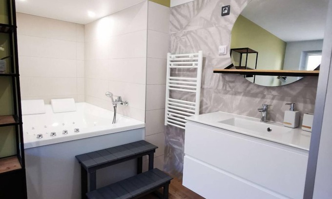 Epernay Apartment | BnB Epernay Jacuzzi Terrasse 86 Ultimate Comfort and Relaxation in Epernay