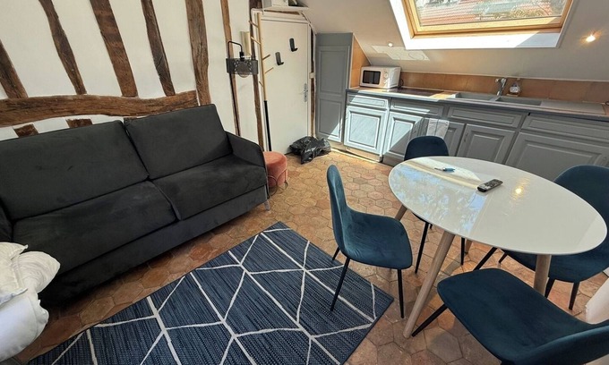 Jardin des plantes Apartment | BnBNook - Experience Paris Life in Latin Quarter