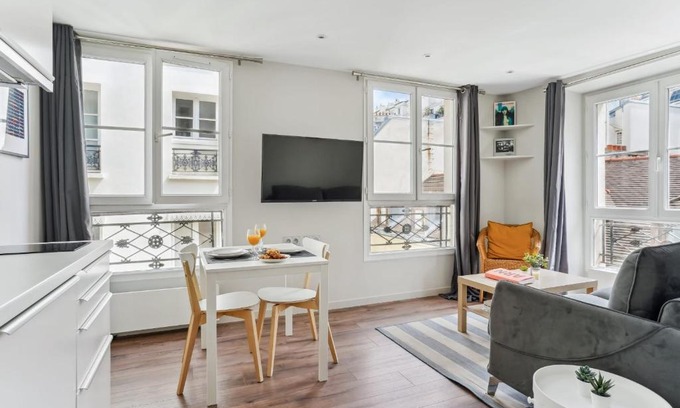 Enfants-Rouges Apartment | BnBNova - 1BR - Republique & Le Marais