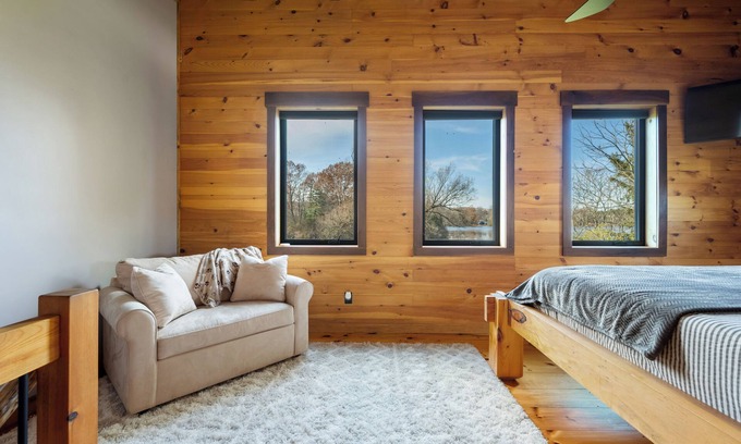 Bouckville House | Bo's Hideaway: Waterfront Retreat near Colgate University!