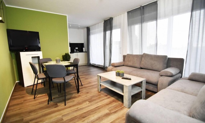 Solingen Apartment | Boardinghouse Apartment 10, 76qm, 2 Schlafzimmer, 1 Wohn-/schlafraum, Max. 9 Personen