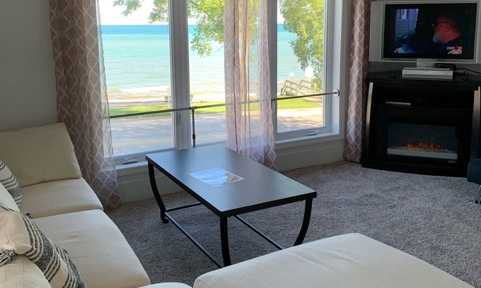 Algoma Apartment | Boardwalk Lake House