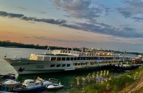 Ruse Hotel | Boat Hotel Sofia