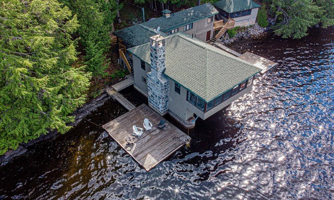 Bobcaygeon Cottage | Boat House on Lake Catchacoma With Two Docks, Sun Porch and Sleeps 8