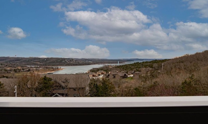 Indian Point Condo | Boat Slip Included, Free SDC Tickets, Close to Silver Dollar City, Lake Views!