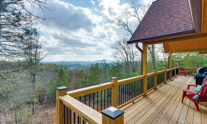 Murphy Cabin | Boat, Swim & Fish: Family Cabin in Murphy!