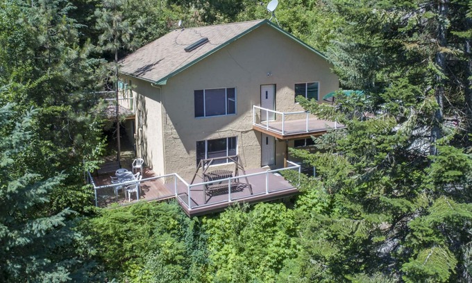 Hayden Lake House | BOATDOCK W/2 SLIPS,WATER TRAMPOLINE, FLOATING ISLAND,SHUFFLEBOARD,GAMEROOM
