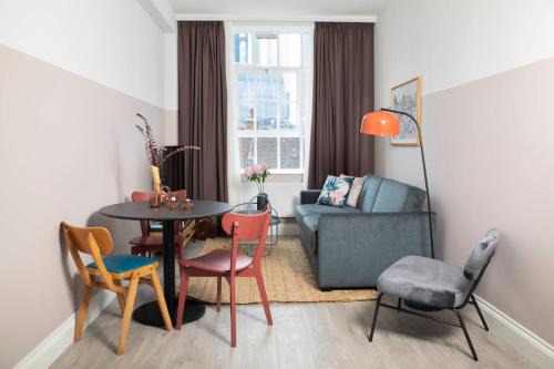 Spitalfields Apartment | Bob W Commercial House