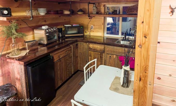 Butternut Cabin | Bobber's On The Lake - Cabin 2