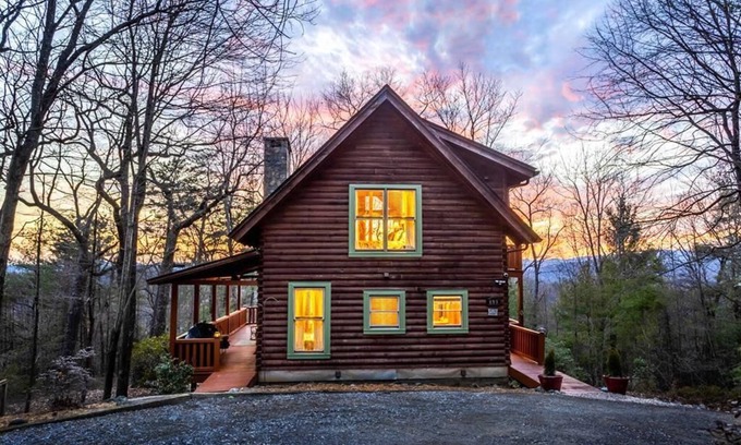 Purlear Cabin | Bobcat Retreat-Open for Bookings! Hot Tub, Private Retreat, WIFI