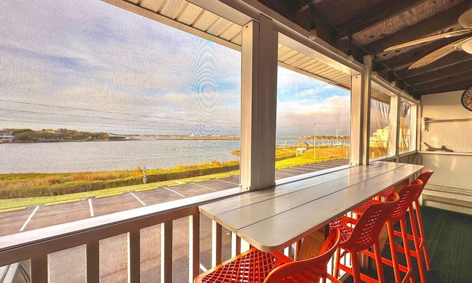 Atlantic Beach Condo | Bogue Shores Studio - Sound Front Porch and Beach Access All-in-One!