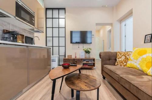 Barrio de La Latina Apartment | Bohemian Charm in the Latina.