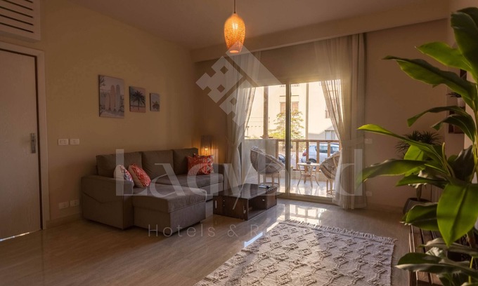 Sahl Hasheeh Apartment | Bohemian cozy unit in Azzurra