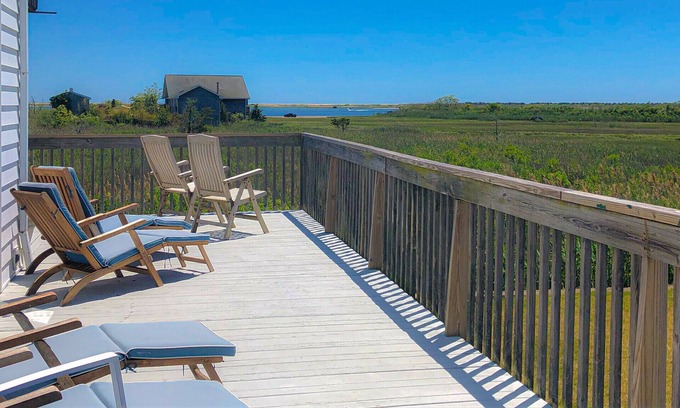 Mastic Beach House | Bohemian escape Amazing views of the bay!