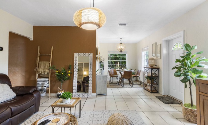 Miami Shores House | Bohemian Retreat - 10mins to Downtown & Wynwood!