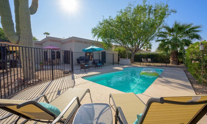 Bullhead City House | Bohemian Retreat: Private Pool/Private Boat Launch