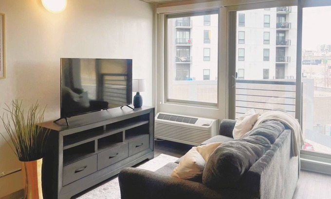 Jefferson Park Apartment | Bohemian Studio Gem Near Downtown