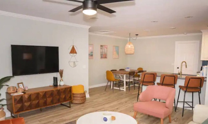 Kiska Beach House | Boho Beach Bungalow 2 BR w/ Ocean Views!