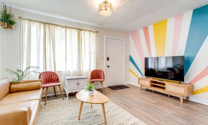 Murfreesboro House | Boho Boro 2BR near MTSU · Clean · Well Priced Stay