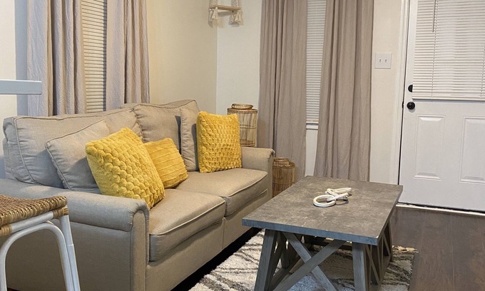 New Albany House | Boho Chic Hideaway! Entire House, 2 bedrooms!