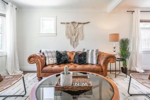Niagara-on-the-Lake House | Boho Inspired NOTL Wine Country Private Home for 2
