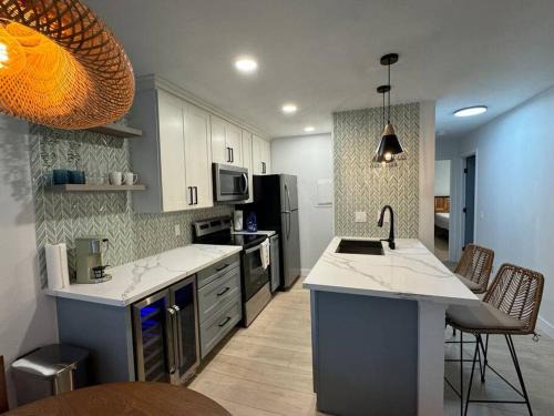 Waikoloa Apartment | Boho Island Paradise Remodel 2BR