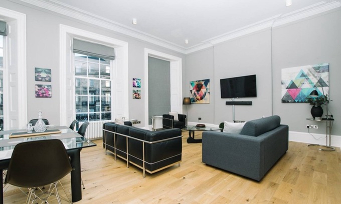West End Apartment | Bold and Spacious Home near Haymarket Station