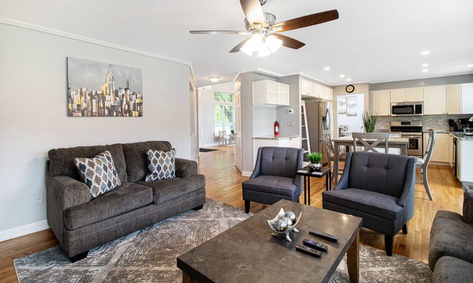 Bolingbrook House | Bolingbrook Rental - Jonathan Way
