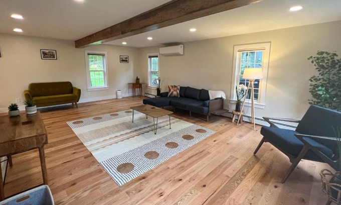 Hydeville House | Bomoseen Beauty