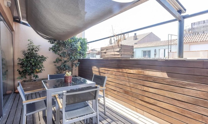 Sant Gervasi – la Bonanova Apartment | Bonanova attic apartment w/private terrace for 6