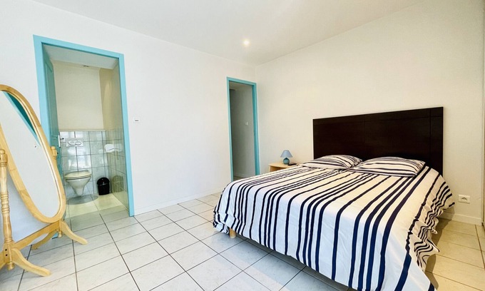 Forges-les-Bains Apartment | Bonaparte: Pleasant apartment 350 m from the thermal baths (parking)