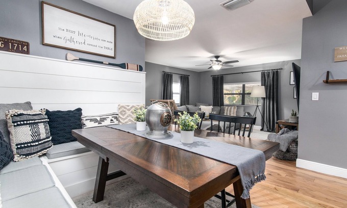 Bonita Springs House | Bonita Springs-5 mi to Beach-King Beds-Grill-Fire Pit-Golf-Private-Walk Downtown