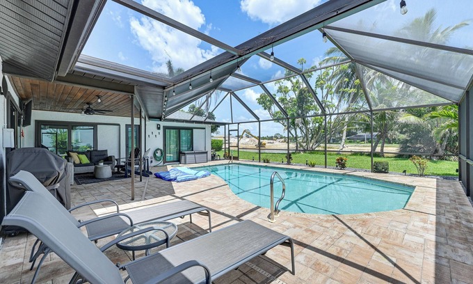 Bonita Springs House | Bonita Springs Home w/Lake Views: 8 Mi to Beach!