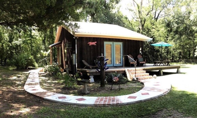 Breaux Bridge Apartment | Bonne Terre Studio: Louisiana Farm Stay Getaway Artists’ Retreat