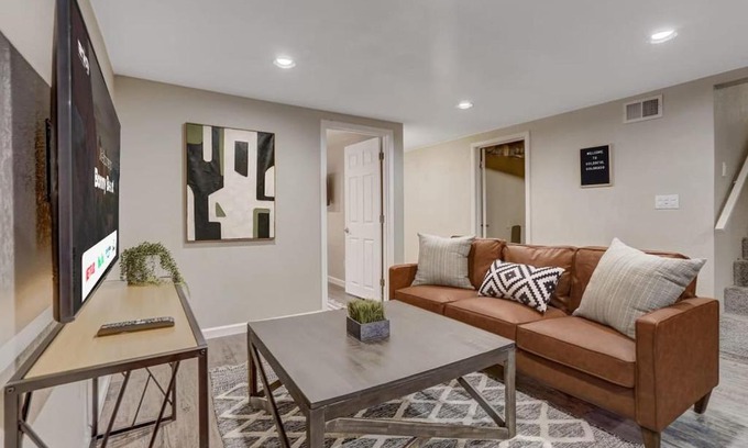 Central Colorado Springs Apartment | Bonny Beaut Basement Suite w Hot Tub & Fire Pit