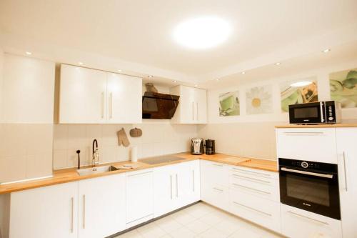 Siegburg House | bonquartier - HOUSE 5BR - GARDEN - FOREST - TOP ROAD CONNECTION