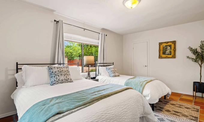 Tanque Verde House | Bonus Suite, Heated Pool, Games, BBQ Solana #6+7