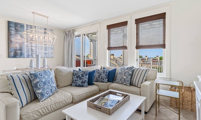 Baytowne Wharf Condo | Book 3 Nights Get 4th Free! Rare Find In Baytowne W/Golf Cart*Pool*Beach Access