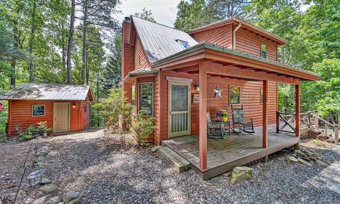 Blairsville Cabin | Book a 31 day stay 5 star reviews Close to Golf, Lake,River,Casino,Winery,