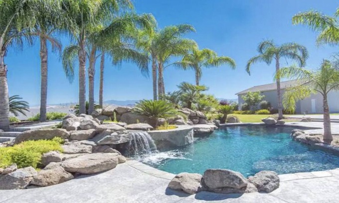 Porterville House | Book Entire Mansion!