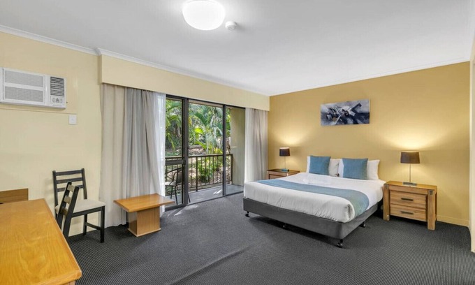 Mount Ommaney Hotel | Book for Brisbane Festival - Easy access 2 CBD